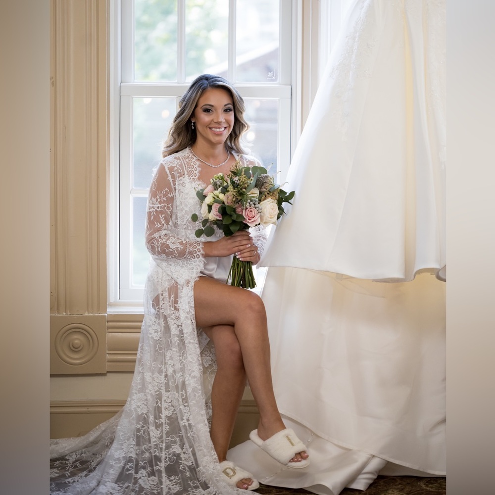 The Alina Lace Bridal Robe with Scallop Lace Trim (Floor Length)